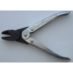 SIDE CUTTERS FOR SEALING WIRE